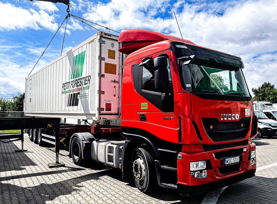 Kontener chłodnia/mroźnia CM55S wynajem płaska podłoga, kurtyna itp.