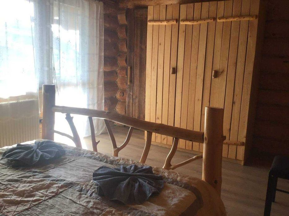 Великий дерев’яний будинок у самому серці Східниці   Гори Карпати