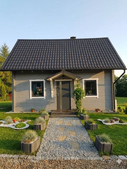 Domek w cichym miejscu nad jeziorem