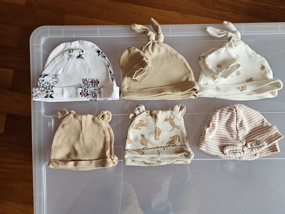 Roupa de bebé (bodies e babygrows essencialmente)