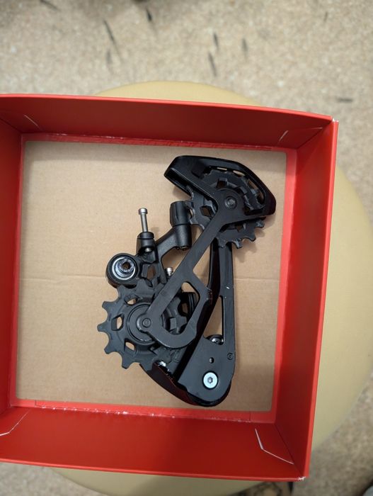 Продам  дуали і задню перекидку від групсету SRAM Apex xplr 12 sp