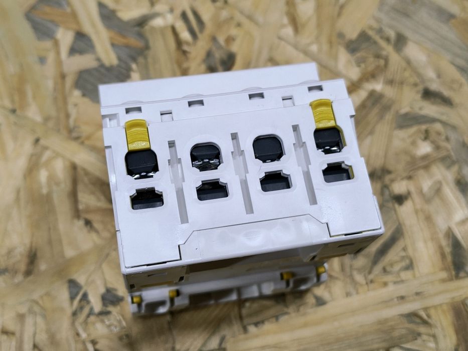 Wyłącznik różnicowoprądowy RCD 25A typ A 30ma / Schneider ilD 25A