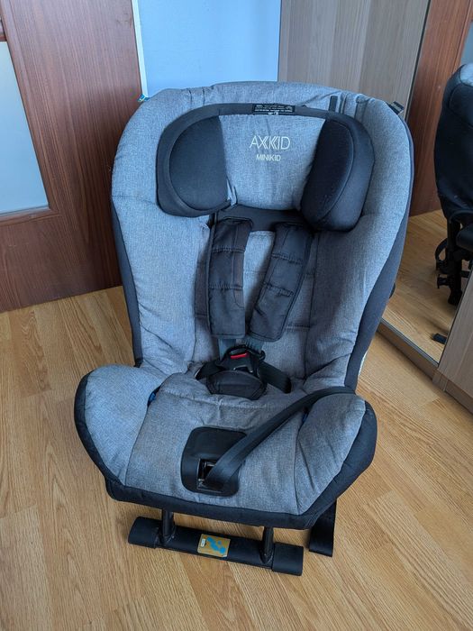 Fotelik samochodowy tyłem Axkid Minikid RWF 9-25