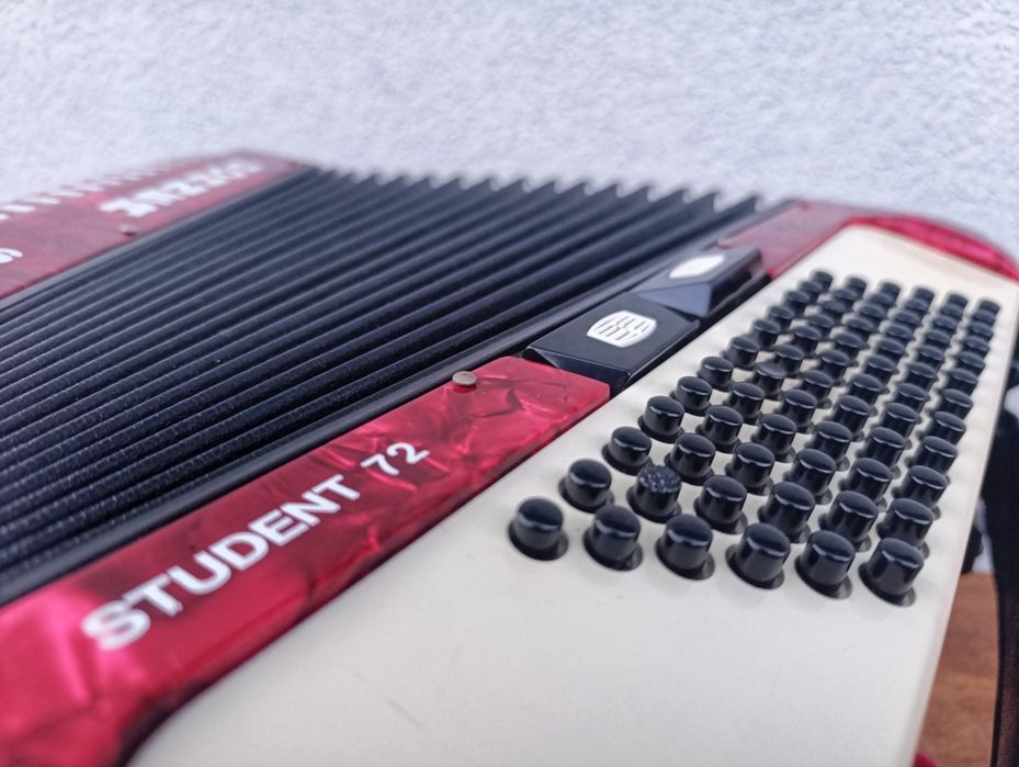 Akordeon Hohner Student 72 basów 3 chóry