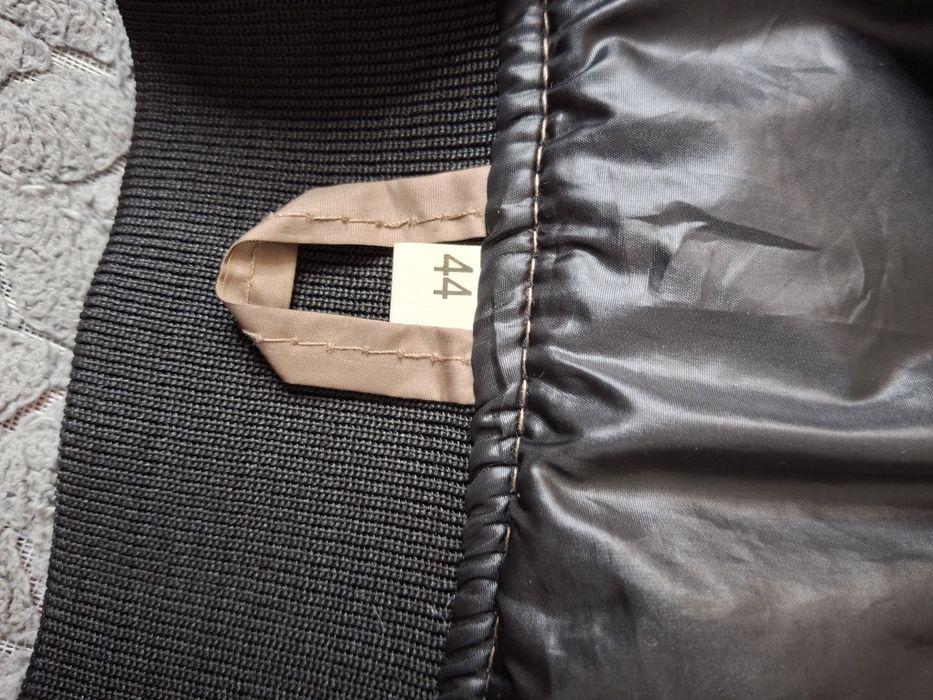 Куртка бежева весняна