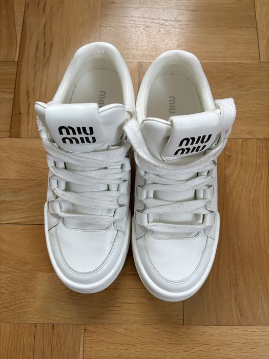 Buty w stylu Miu Miu