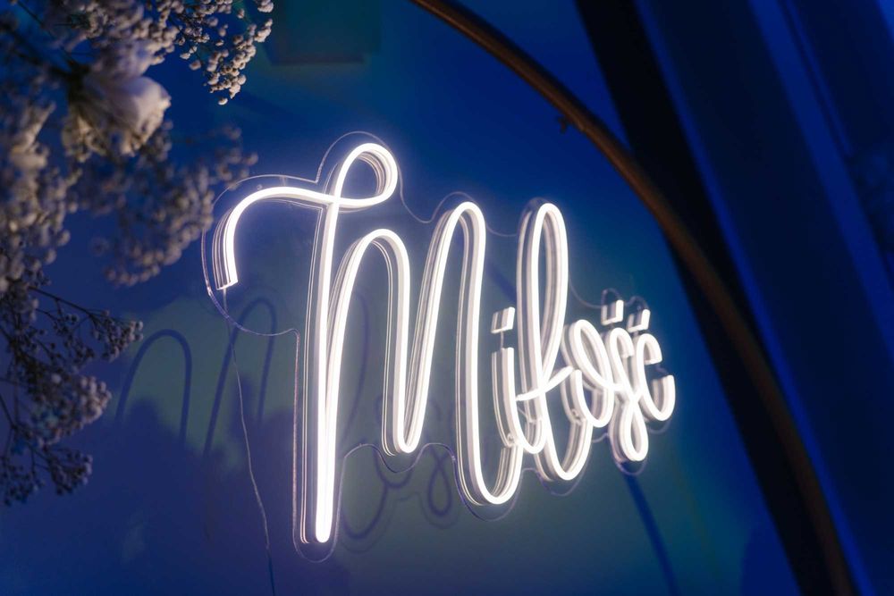 Miłość napis neon ledon Na skraju raju wesele ślub