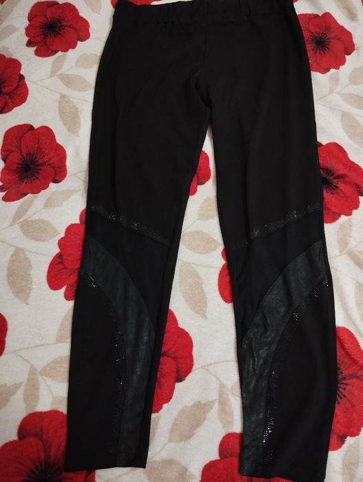 Czarne spodnie, leginsy ze wstawkami z EkoSkóry