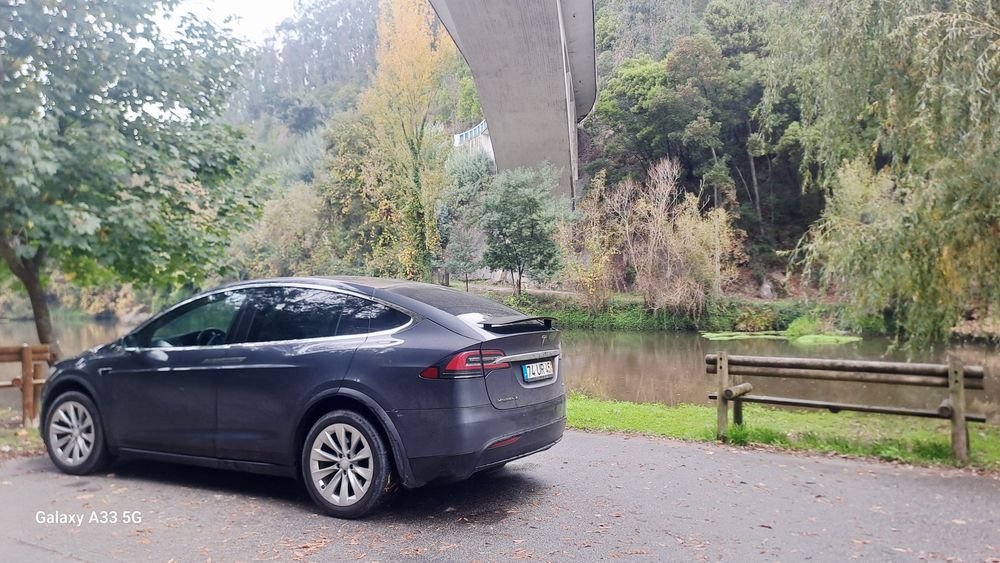 Tesla Model X 100D