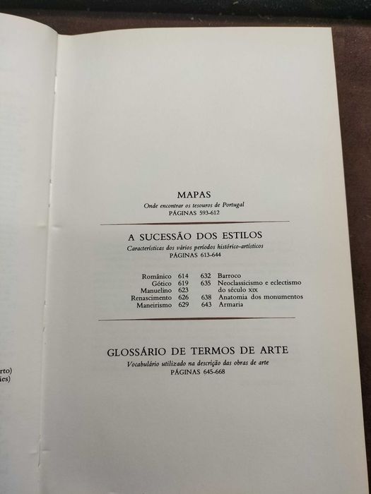 Livro "Tesouros Artísticos de Portugal" (CXL1)