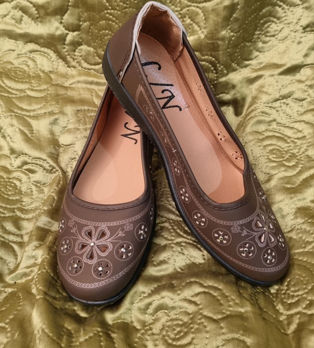 Buty r. na metce 41 są 39 półbuty  czółenka balerinki półbuty czółenka