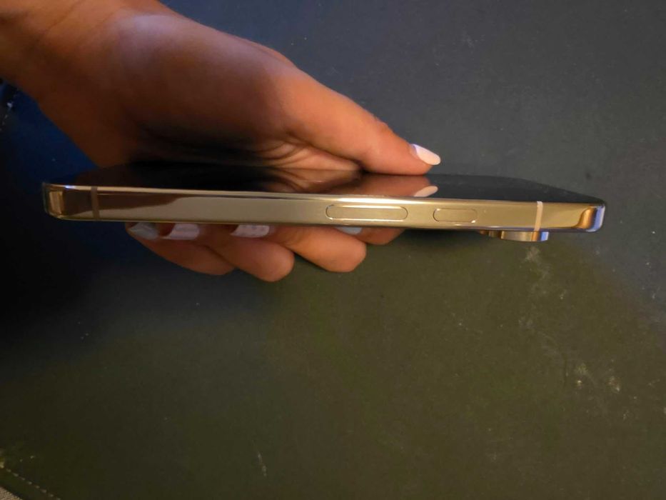 Google Pixel 10 Pro 256GB Porcelain – Como Novo, Fatura e Garantia + 3 Capas Grátis