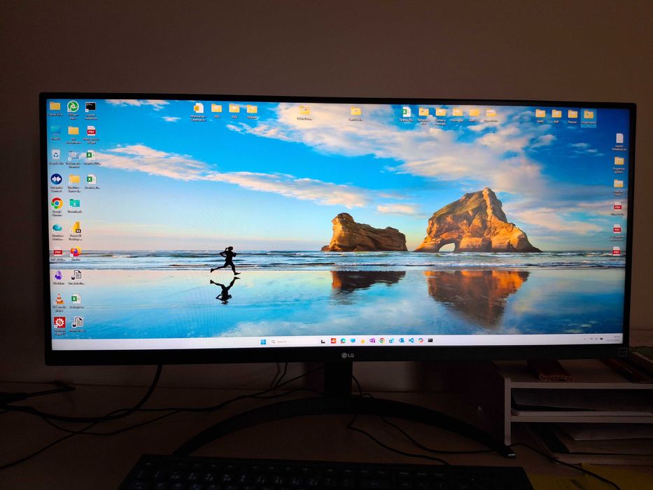 LG 34WL500-B UltraWide Monitor – Like New!64751276075521123