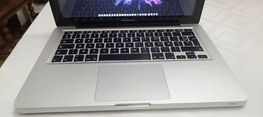 MacBook Pro 13” i5 | 16GB RAM | 1TB