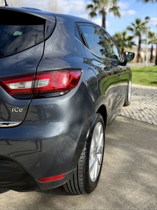Renault Clio 0.9 TCe 2019 **Desde 139€ mês**