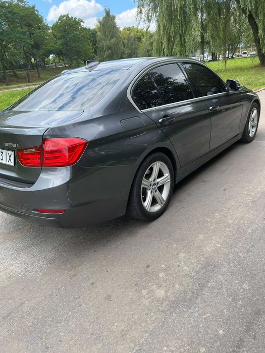 Продам BMW 328I. 2015