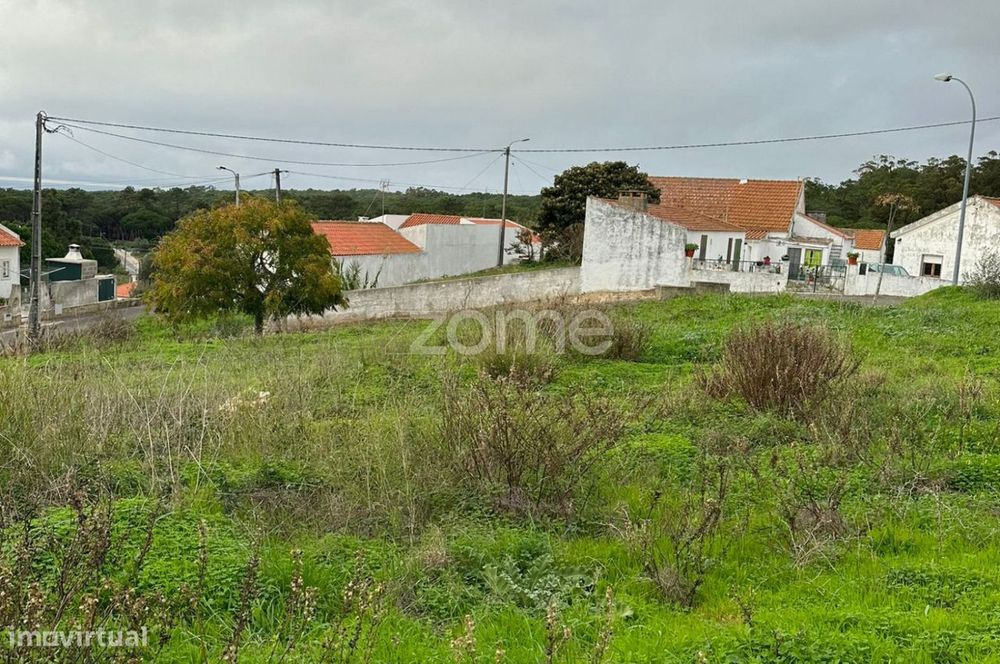 Lote de terreno isolado com 1200 m nas Azenhas do Mar, Sintra