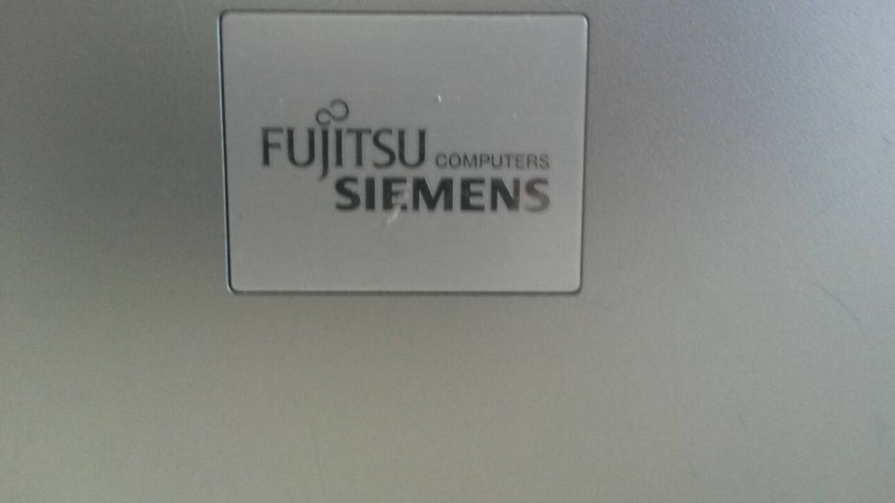 17 " Fujitsu-Siemens.