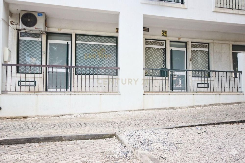Loja  com 122 m2 em Outeiro de Polima