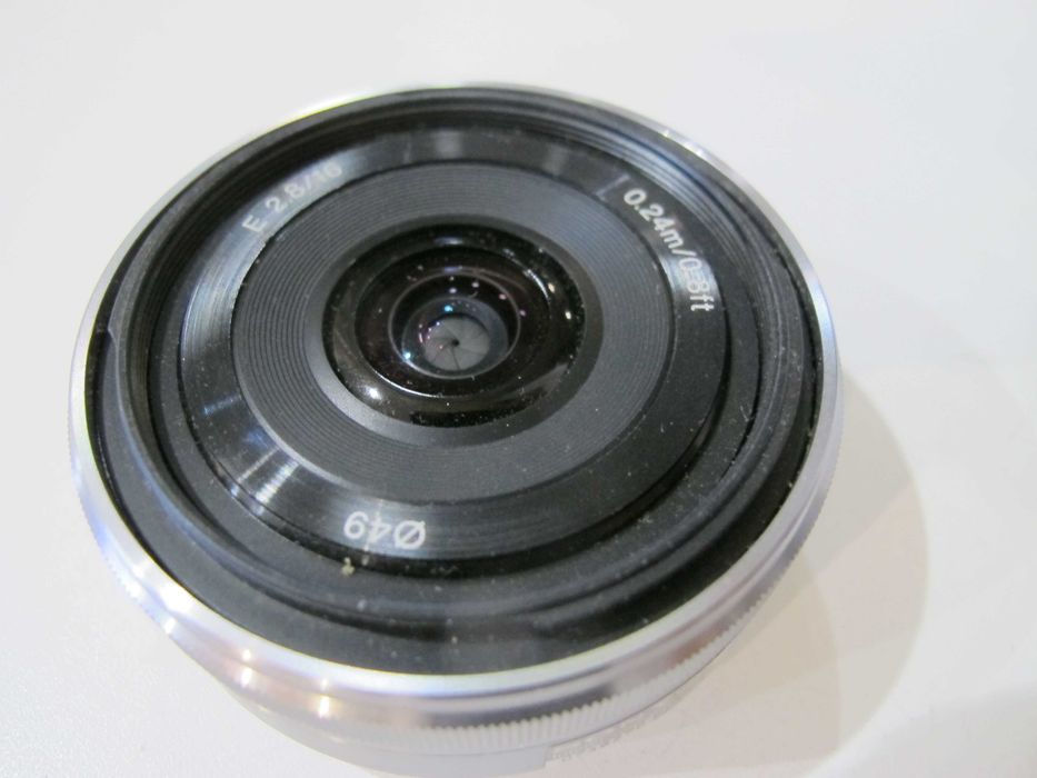 Sony SEL18-55mm,  16mm