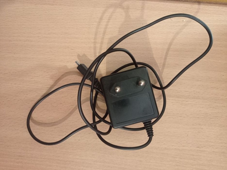 Продам зарядку для телефона.