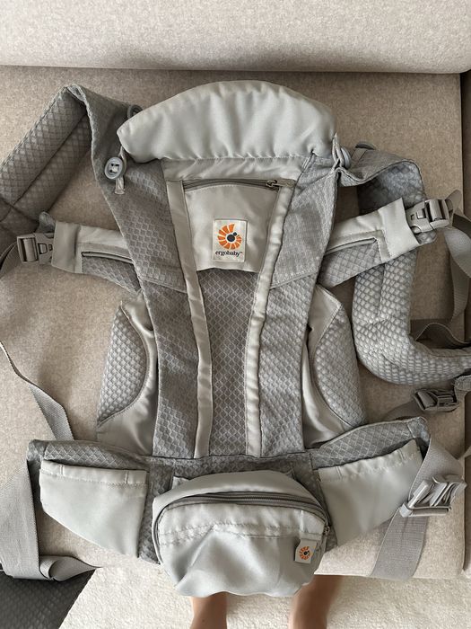 Marsúpio Ergobaby Omni Breeze c/ Caixa