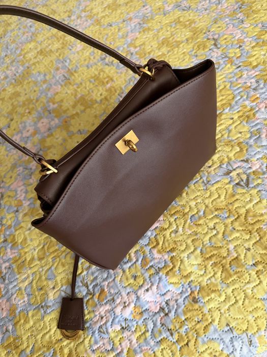 Balenciaga rodeo шоколад є код