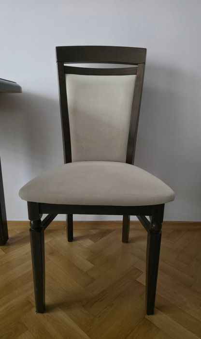 Stół WENGE z czterema krzesłami