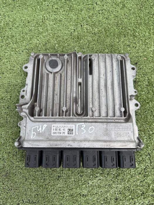 8692961 Bmw g30 b48 моторний блок