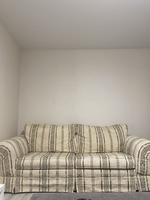 Продам комплект диванів