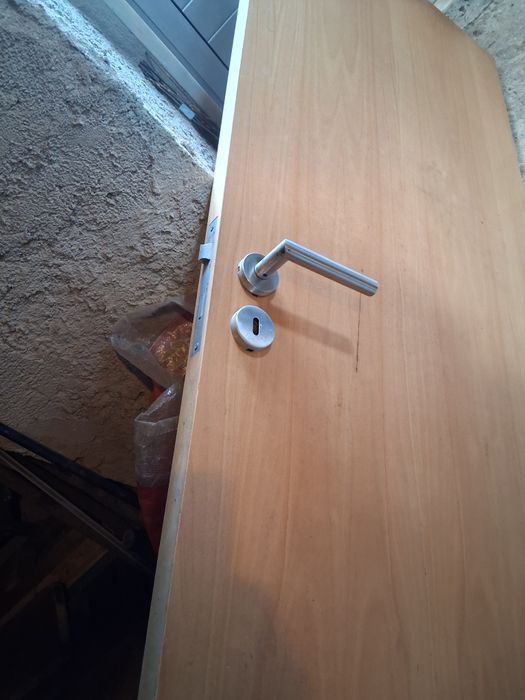 Porta interior de madeira, 2m por 70cm