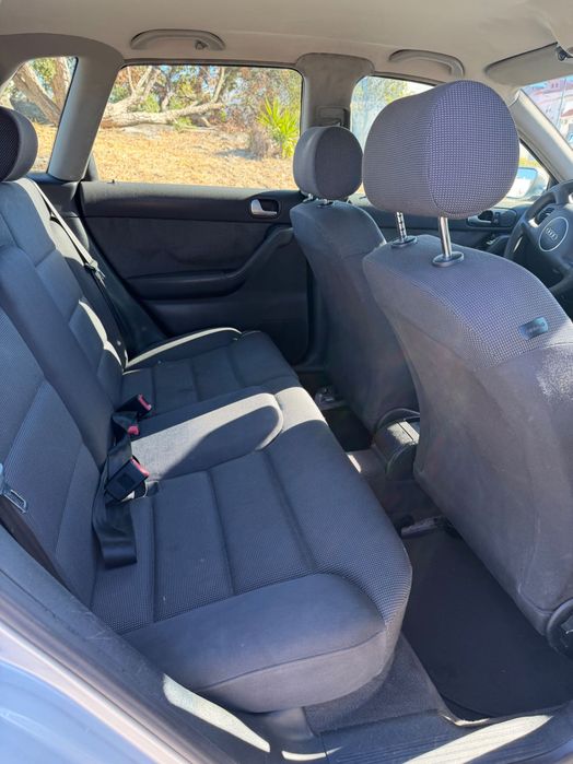 Audi A3 1.9 TDi 130cv - caixa manual de 6 velocidades