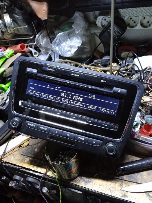 Продам магнитолу Skoda Superb