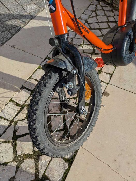 Bicicleta criança Rodas 14 Com capacete e rodinhas de apoio