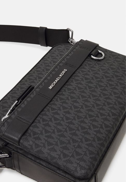MICHAEL KORS MENS Hudson 2-in-1 Logo Crossbody Bag