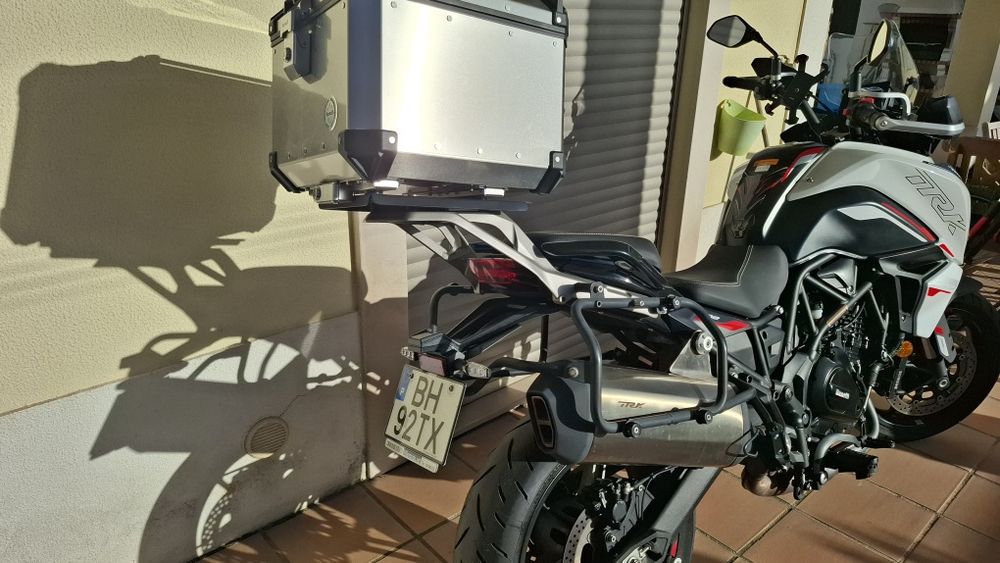 Benneli TRK  702