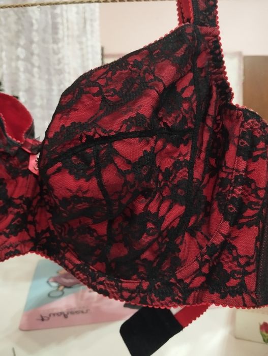 Sexowny model staniczka  na  rozmiar 90G