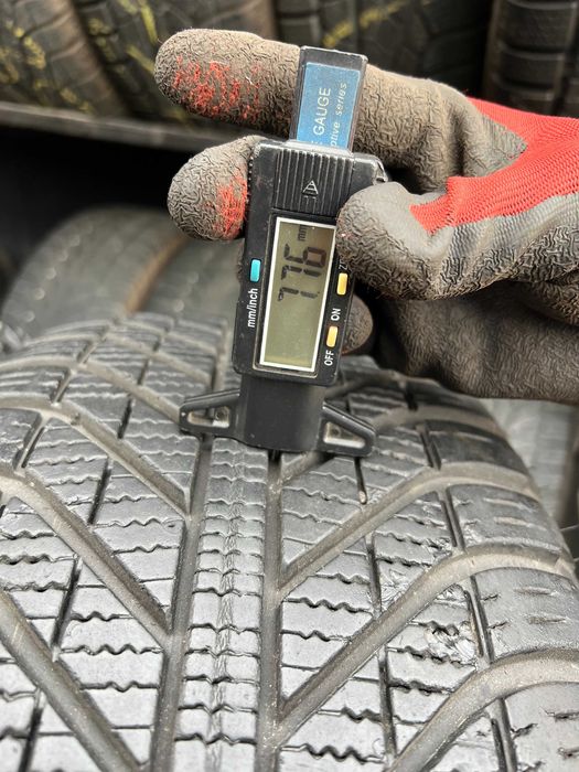 235/55R17 Goodyear Vector 4Seasons Шини/Колеса/Всесезонні Склад шин