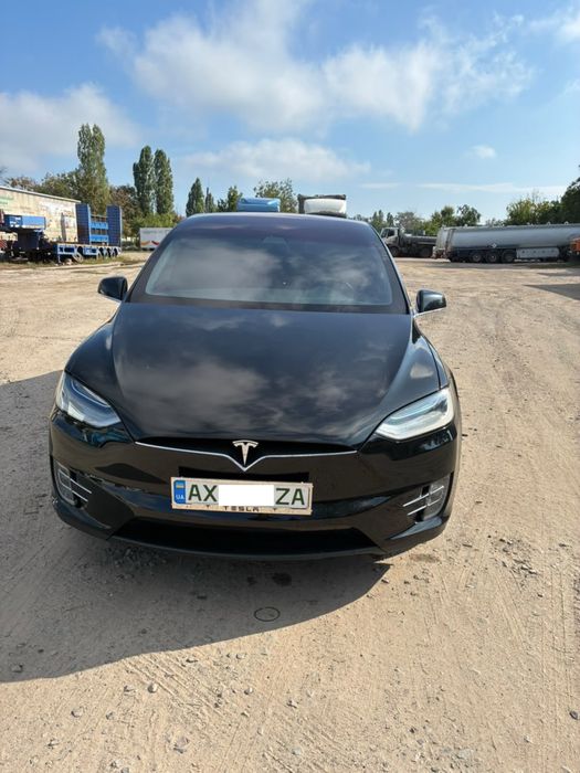 Tesla model x 2019