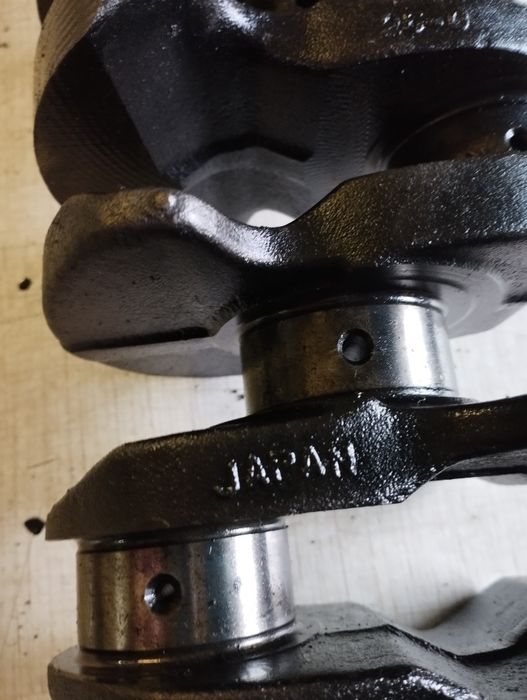 Колінвал Нісан Сані