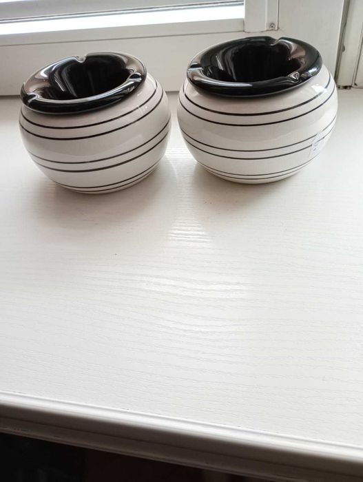 Dwie ceramiczne  popielniczki nowe