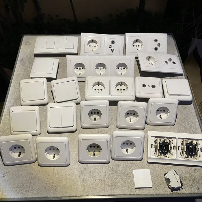 Tomadas e interruptores Efapel e outros