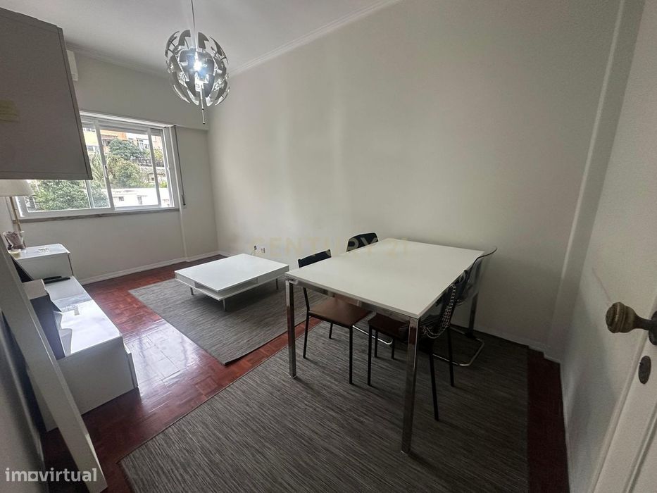 Apartamento T3 em Benfica – Prédio com Elevador