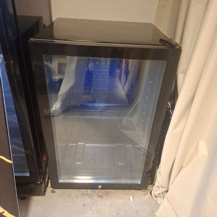 Vende-se frigorífico de bar porta de vidro