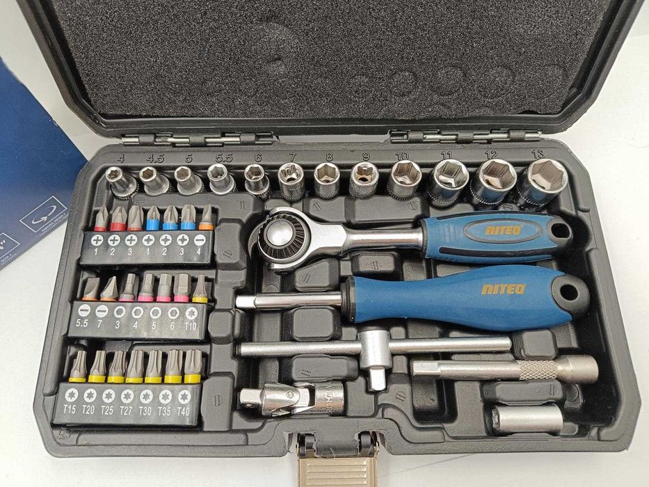 Zestaw Kluczy Nasadowych NITEO 39 elementów GRZECHOTKA 
od Loombard