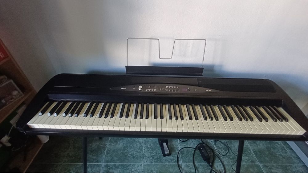 Piano Digital Korg SP-280