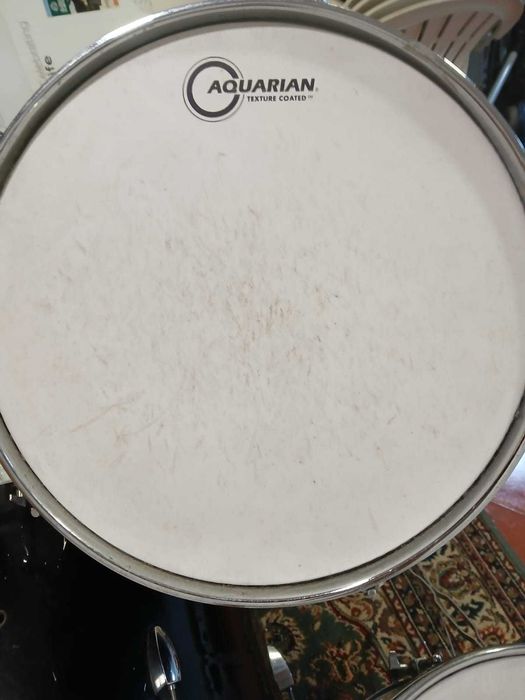 Bateria Fame + 1 par de baquetas