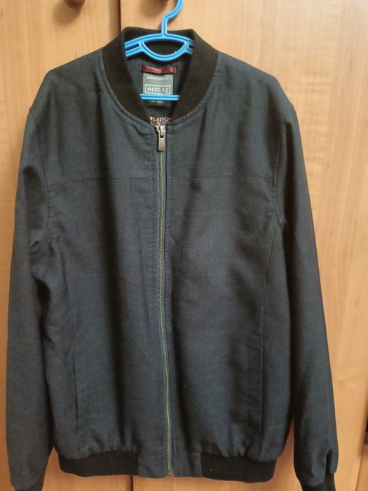 Бомбер куртка на 10-11 р