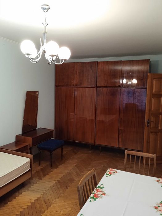 Оренда ізольованої кімнати по вулиці Наукова.