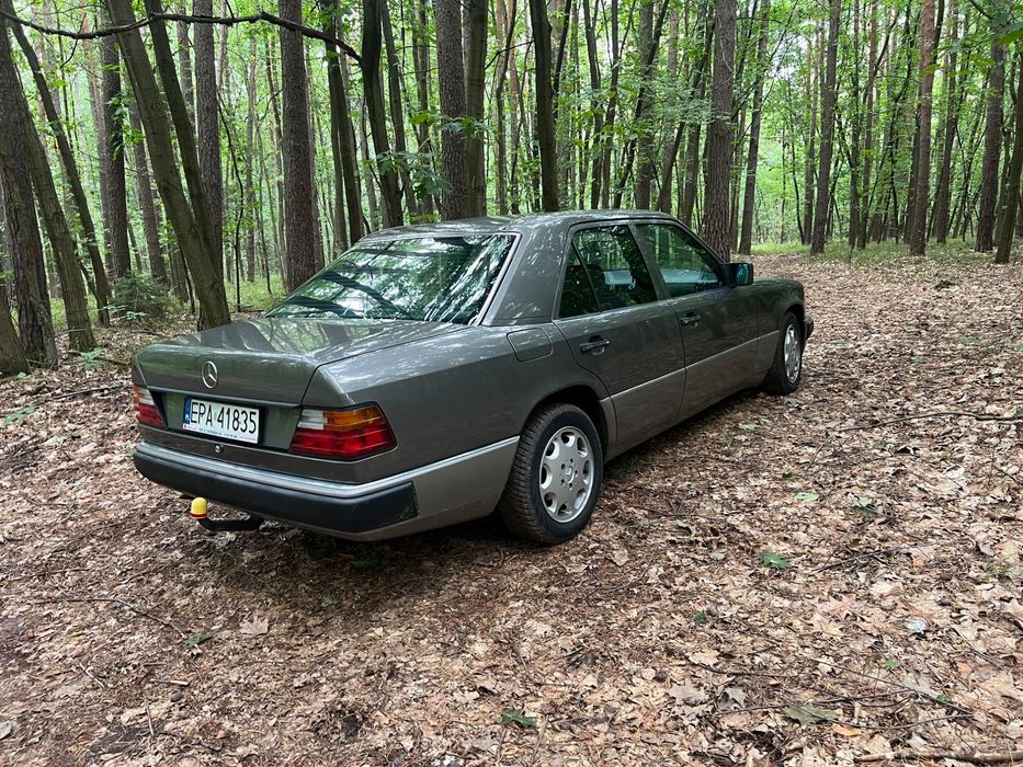Mercedes-Benz W124